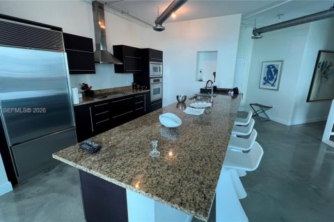 Condo in Miami, Florida, 2 bedrooms  № 2042113 - photo 14