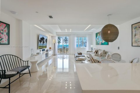 Copropriété à louer à Miami Beach, Floride: 2 chambres, 174.19 m2 № 1862903 - photo 12