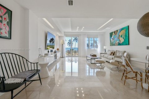 Copropriété à louer à Miami Beach, Floride: 2 chambres, 174.19 m2 № 1862903 - photo 13