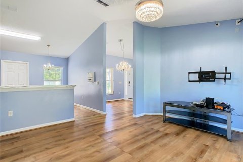 Villa ou maison à louer à Kissimmee, Floride: 3 chambres, 133.69 m2 № 2388548 - photo 16