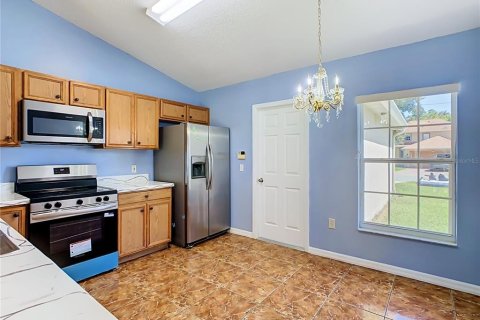 Villa ou maison à louer à Kissimmee, Floride: 3 chambres, 133.69 m2 № 2388548 - photo 11