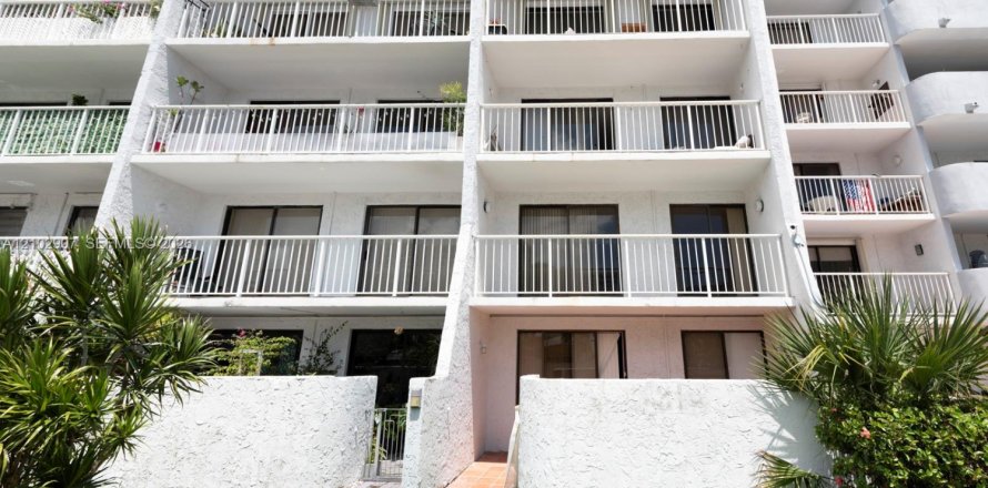 Condo à Miami, Floride, 1 chambre  № 2409405