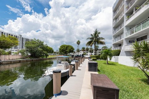 Copropriété à louer à Miami, Floride: 1 chambre, 65.96 m2 № 2409405 - photo 2