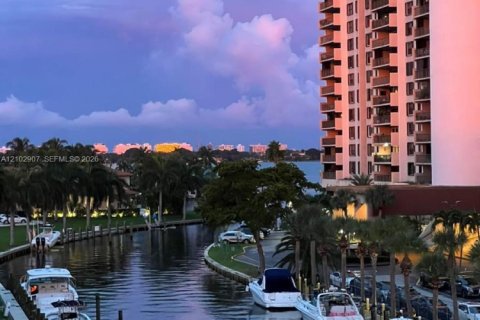 Copropriété à louer à Miami, Floride: 1 chambre, 65.96 m2 № 2409405 - photo 5