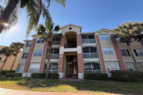 Condominio en Oviedo, Florida, 2 dormitorios № 2210897