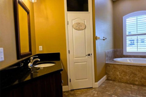 Casa en venta en Lakeland, Florida, 4 dormitorios, 348.76 m2 № 2145277 - foto 19