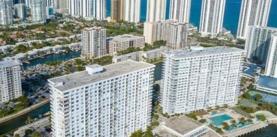Condo in Sunny Isles Beach, Florida, 2 bedrooms № 2090384