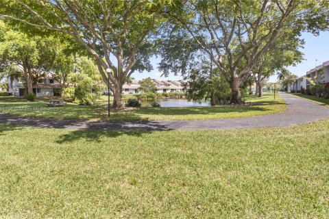 Townhouse in West Palm Beach, Florida 3 bedrooms, 139.54 sq.m. № 1855032 - photo 15