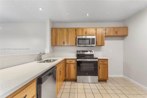 Townhouse in West Palm Beach, Florida 3 bedrooms, 139.54 sq.m. № 1855032 - photo 2
