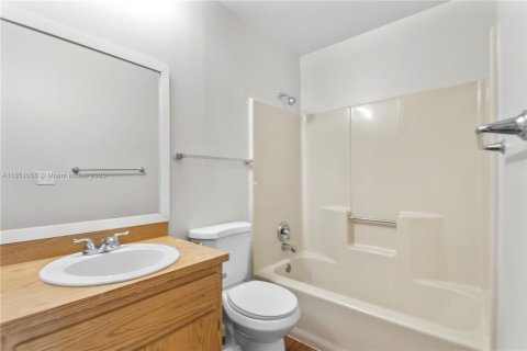 Townhouse in West Palm Beach, Florida 3 bedrooms, 139.54 sq.m. № 1855032 - photo 9