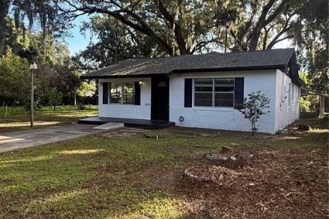 House in Sanford, Florida 3 bedrooms, 129.13 sq.m. № 2388674 - photo 2