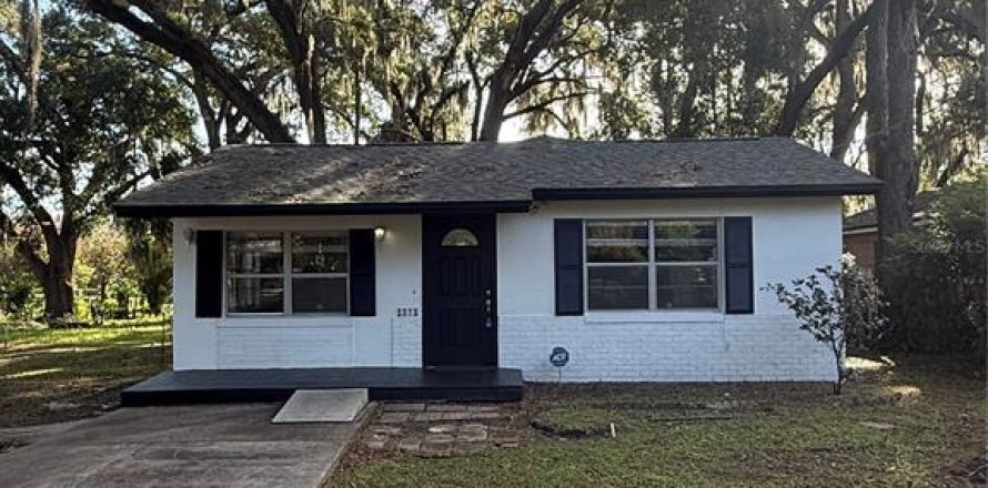 House in Sanford, Florida 3 bedrooms, 129.13 sq.m. № 2388674