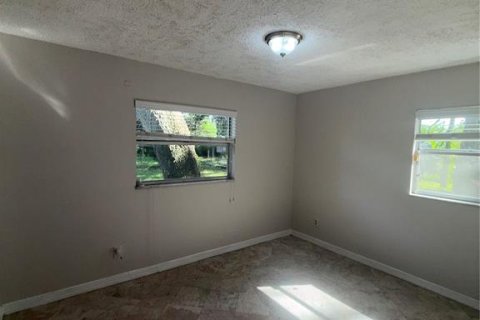 House in Sanford, Florida 3 bedrooms, 129.13 sq.m. № 2388674 - photo 17