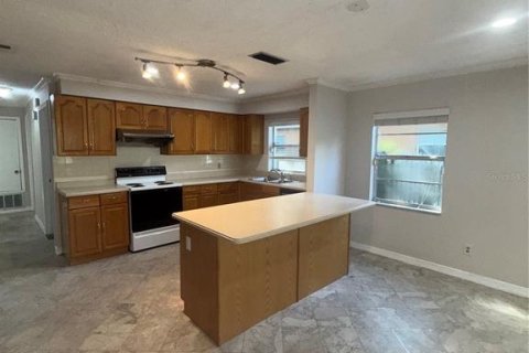 House in Sanford, Florida 3 bedrooms, 129.13 sq.m. № 2388674 - photo 9