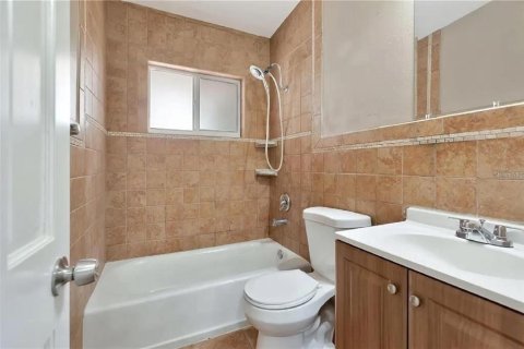 House in Seminole, Florida 2 bedrooms, 100.33 sq.m. № 1765922 - photo 9
