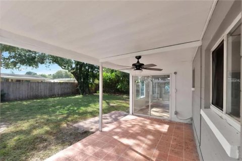 House in Seminole, Florida 2 bedrooms, 100.33 sq.m. № 1765922 - photo 13