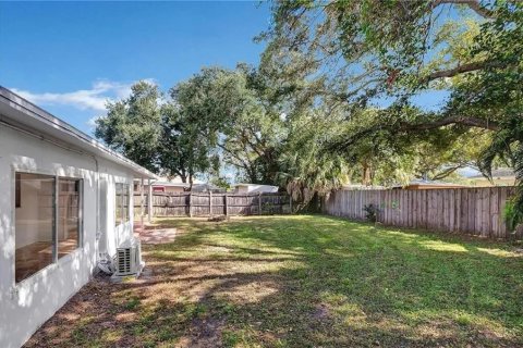 House in Seminole, Florida 2 bedrooms, 100.33 sq.m. № 1765922 - photo 16
