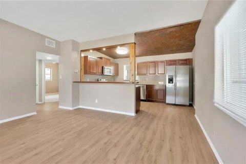 House in Seminole, Florida 2 bedrooms, 100.33 sq.m. № 1765922 - photo 3