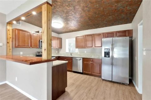House in Seminole, Florida 2 bedrooms, 100.33 sq.m. № 1765922 - photo 4