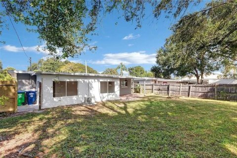 House in Seminole, Florida 2 bedrooms, 100.33 sq.m. № 1765922 - photo 17