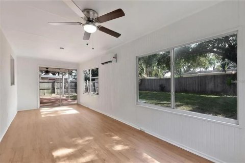 House in Seminole, Florida 2 bedrooms, 100.33 sq.m. № 1765922 - photo 12