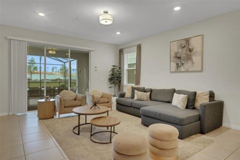 House in Davenport, Florida 6 bedrooms, 289.58 sq.m. № 2101550 - photo 7