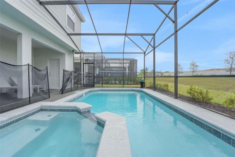 House in Davenport, Florida 6 bedrooms, 289.58 sq.m. № 2101550 - photo 19