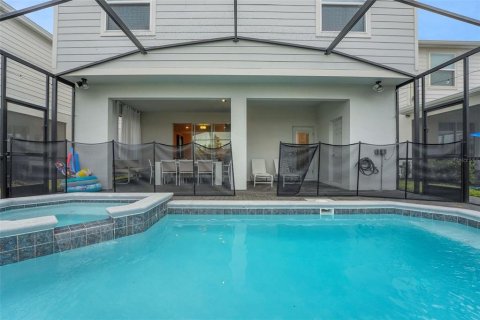 House in Davenport, Florida 6 bedrooms, 289.58 sq.m. № 2101550 - photo 18