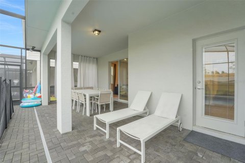 House in Davenport, Florida 6 bedrooms, 289.58 sq.m. № 2101550 - photo 21