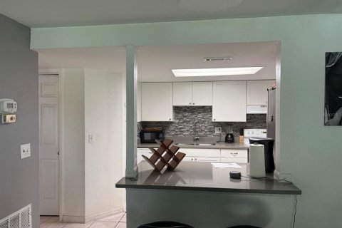 Condo in Bradenton, Florida, 2 bedrooms  № 1803711 - photo 4