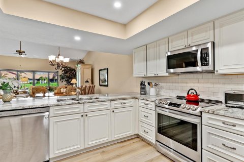 Villa ou maison à louer à Sarasota, Floride: 2 chambres, 159.79 m2 № 1569633 - photo 14