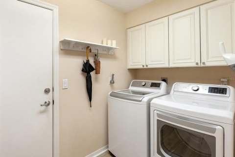 Villa ou maison à louer à Sarasota, Floride: 2 chambres, 159.79 m2 № 1569633 - photo 17