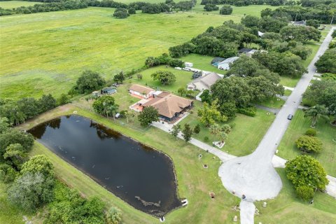 House in Kissimmee, Florida 5 bedrooms, 260.22 sq.m. № 1806882 - photo 5