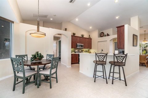 House in North Port, Florida 3 bedrooms, 184.13 sq.m. № 1769667 - photo 8
