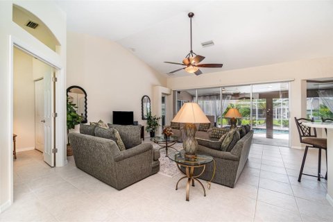House in North Port, Florida 3 bedrooms, 184.13 sq.m. № 1769667 - photo 2
