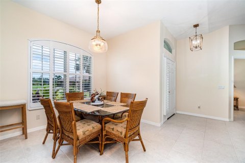 House in North Port, Florida 3 bedrooms, 184.13 sq.m. № 1769667 - photo 6