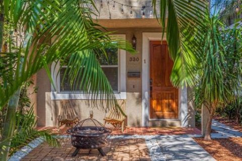 Townhouse in Saint Petersburg, Florida 3 bedrooms, 178.37 sq.m. № 1688410 - photo 7