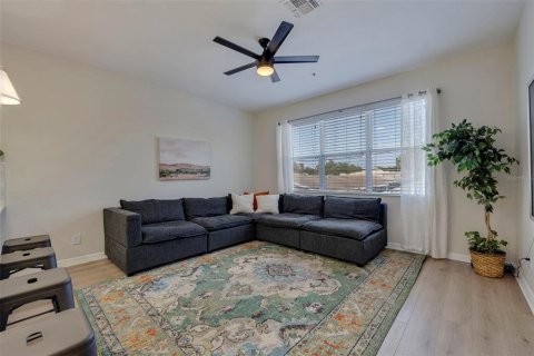 Townhouse in Saint Petersburg, Florida 3 bedrooms, 178.37 sq.m. № 1688410 - photo 18