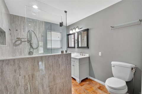 House in Saint Petersburg, Florida 4 bedrooms, 159.61 sq.m. № 1884377 - photo 22