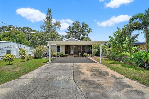 House in Saint Petersburg, Florida 4 bedrooms, 159.61 sq.m. № 1884377 - photo 9