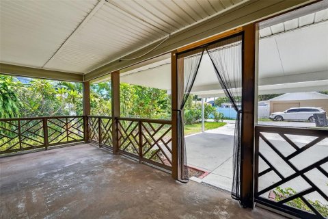 House in Saint Petersburg, Florida 4 bedrooms, 159.61 sq.m. № 1884377 - photo 17