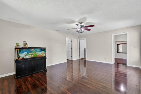 House in Saint Petersburg, Florida 4 bedrooms, 159.61 sq.m. № 1884377 - photo 20