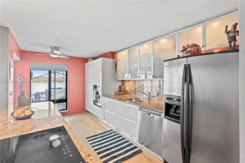 Купить кондоминиум в Холливуд, Флорида 2 спальни, 98.48м2, № 1798966 - фото 15