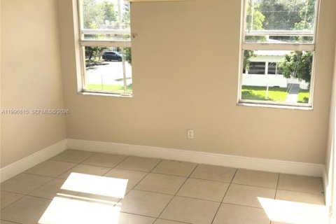 Снять в аренду квартиру в Норт-Майами, Флорида 1 спальня, 46.45м2, № 2058719 - фото 9