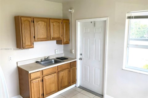 Снять в аренду квартиру в Норт-Майами, Флорида 1 спальня, 46.45м2, № 2058719 - фото 12