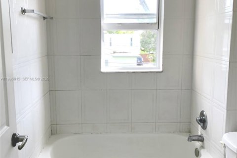 Снять в аренду квартиру в Норт-Майами, Флорида 1 спальня, 46.45м2, № 2058719 - фото 11