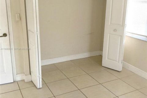 Снять в аренду квартиру в Норт-Майами, Флорида 1 спальня, 46.45м2, № 2058719 - фото 3