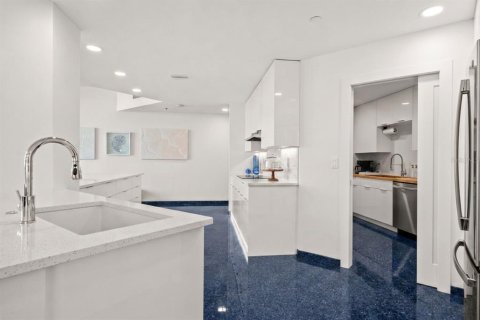 Condominio en venta en Sarasota, Florida, 3 dormitorios, 215.07 m2 № 2152359 - foto 10