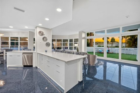 Condominio en venta en Sarasota, Florida, 3 dormitorios, 215.07 m2 № 2152359 - foto 6