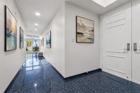 Condominio en venta en Sarasota, Florida, 3 dormitorios, 215.07 m2 № 2152359 - foto 17